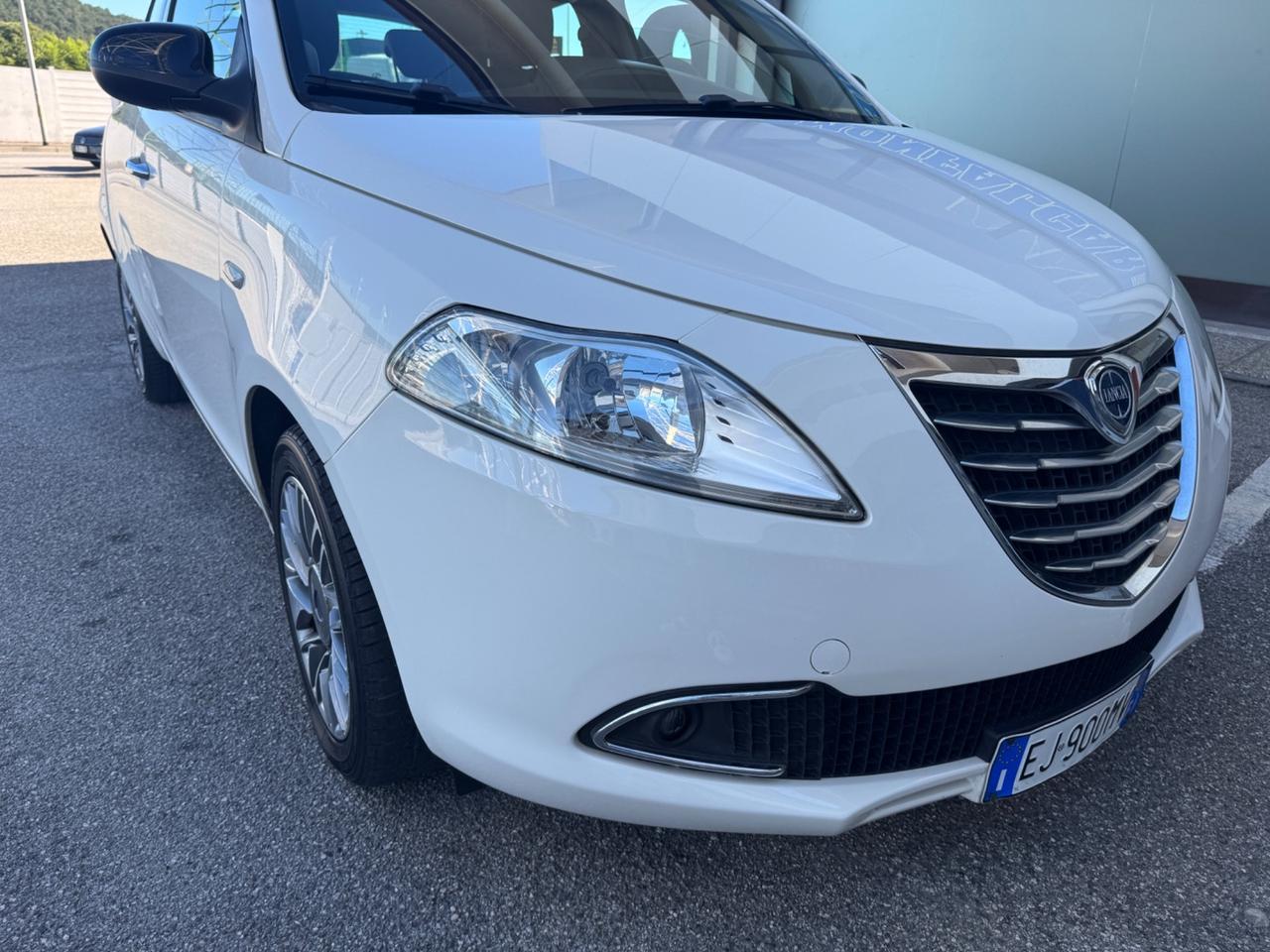 Lancia Ypsilon 1.2 69 CV Platinum 2011