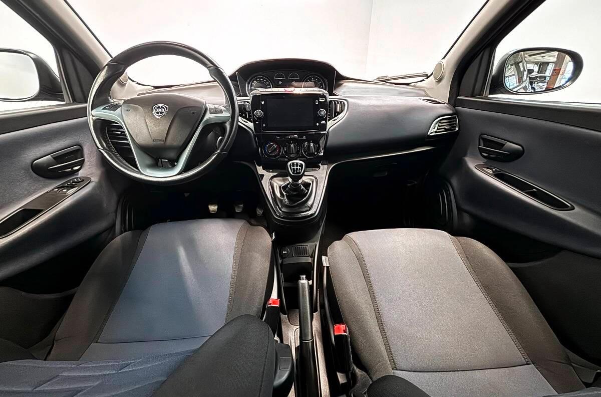 Lancia Ypsilon III 1.0 firefly hybrid Gold s&s 70cv 5p.ti