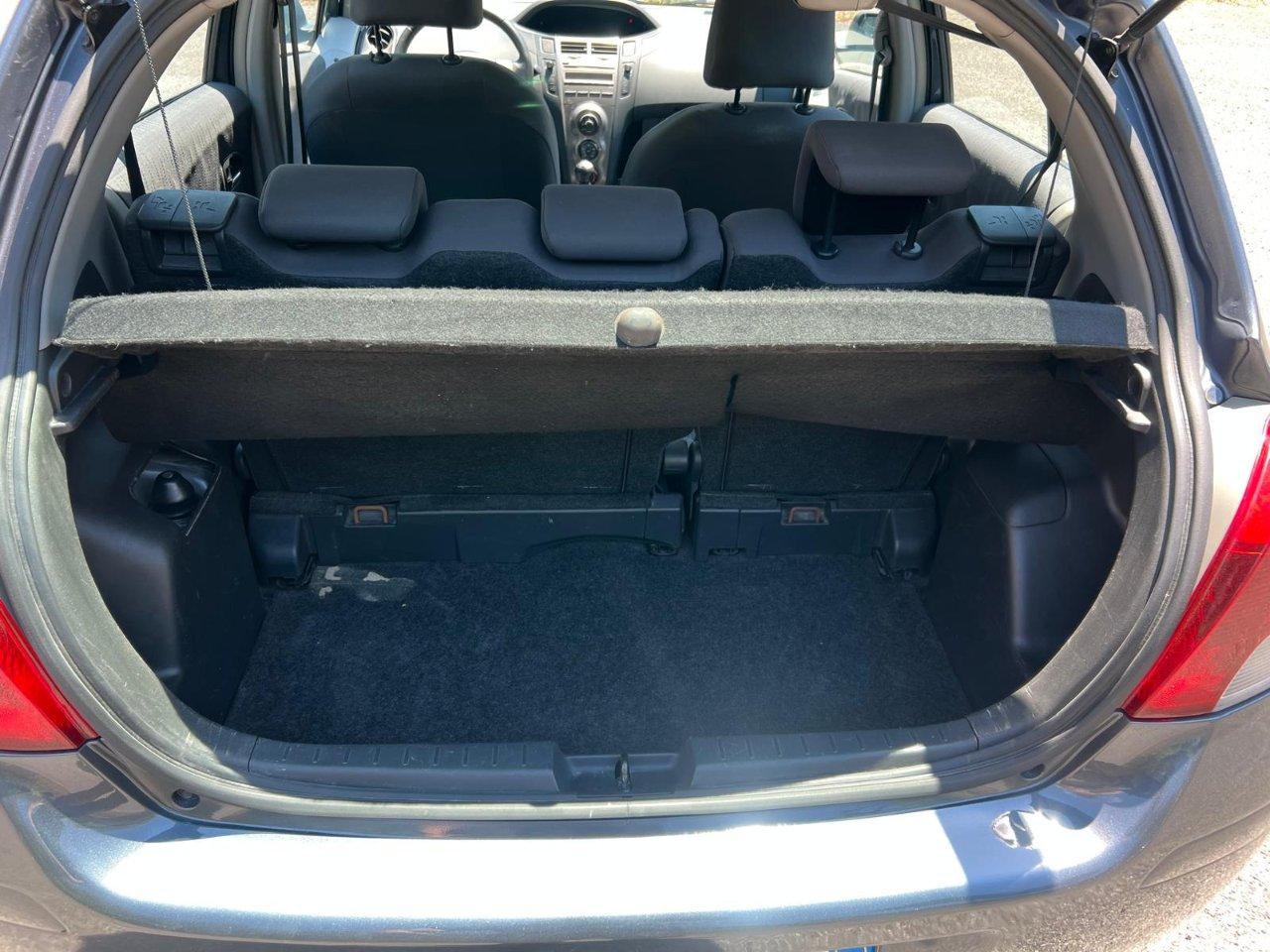 Toyota Yaris 5 Porte Yaris 5p 1.3 dual Sol my10 km 70000!