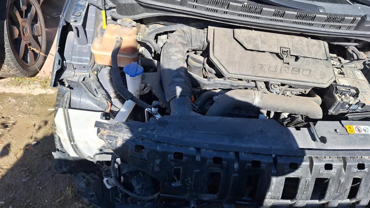 HYUNDAI I10 2023 SINISTRATA BENZINA