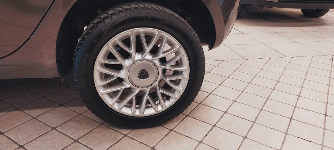 Lancia Ypsilon 0.9 TwinAir 85 CV 5 porte Metano Ecochic Gold