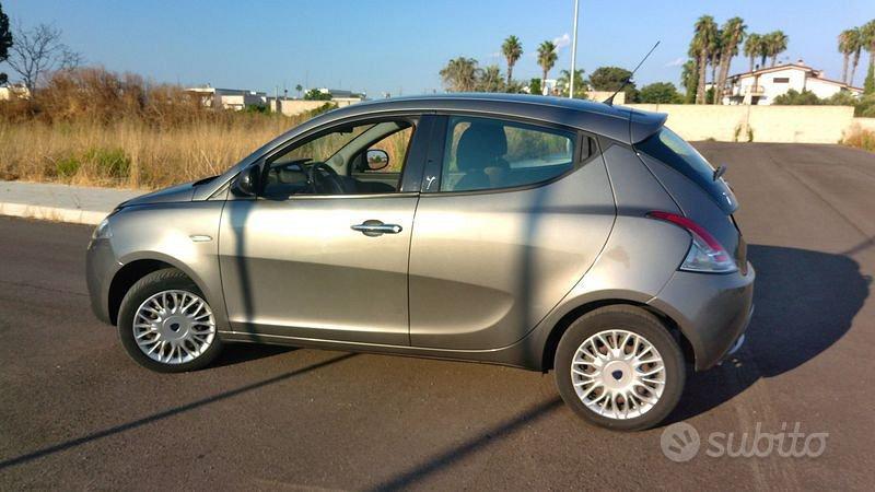 Lancia Ypsilon 1.2 69cv Silver