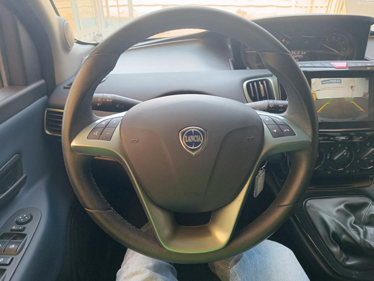 Lancia Ypsilon 1.0 FireFly 5 porte S&S Hybrid Platino
