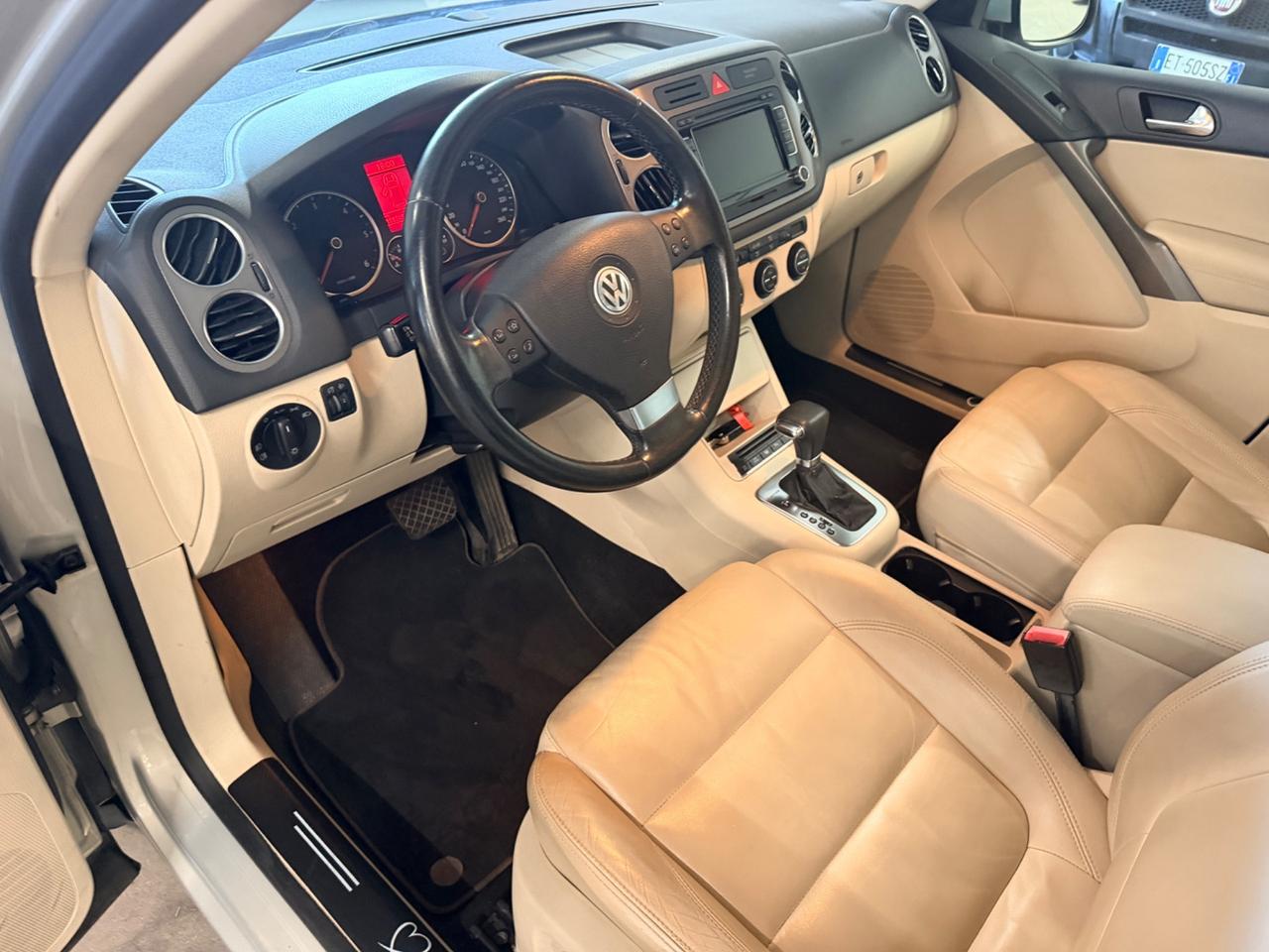 Volkswagen Tiguan 2.0 TDI DPF 4MOTION tiptronic Sport & Style