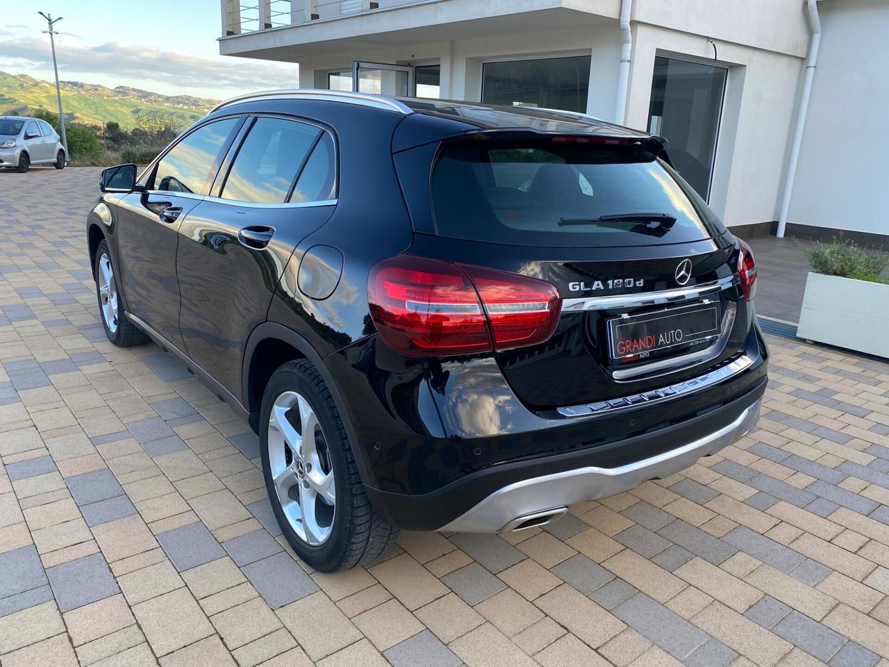 Mercedes-benz GLA 180 GLA 180d SPORT FULL OPTIONAL