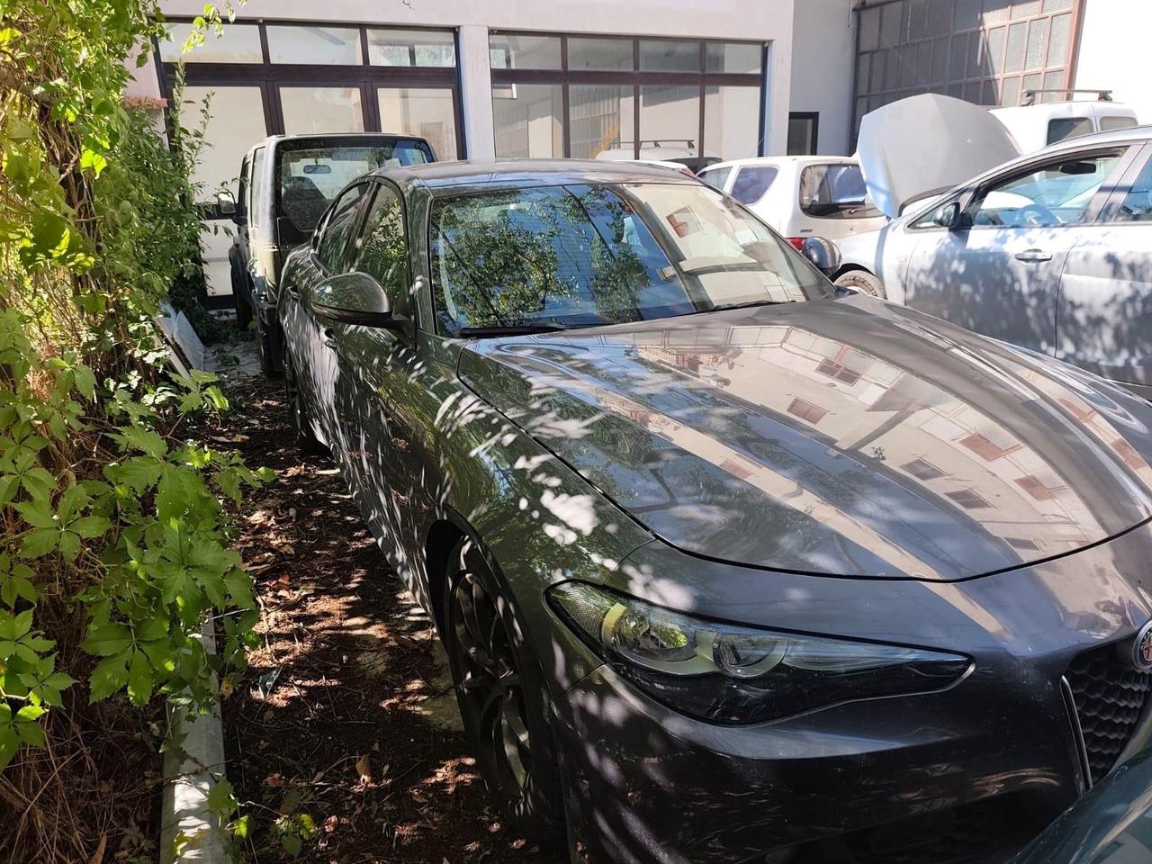 Alfa Romeo Giulia 2.2 150 CV ( motore rotto)