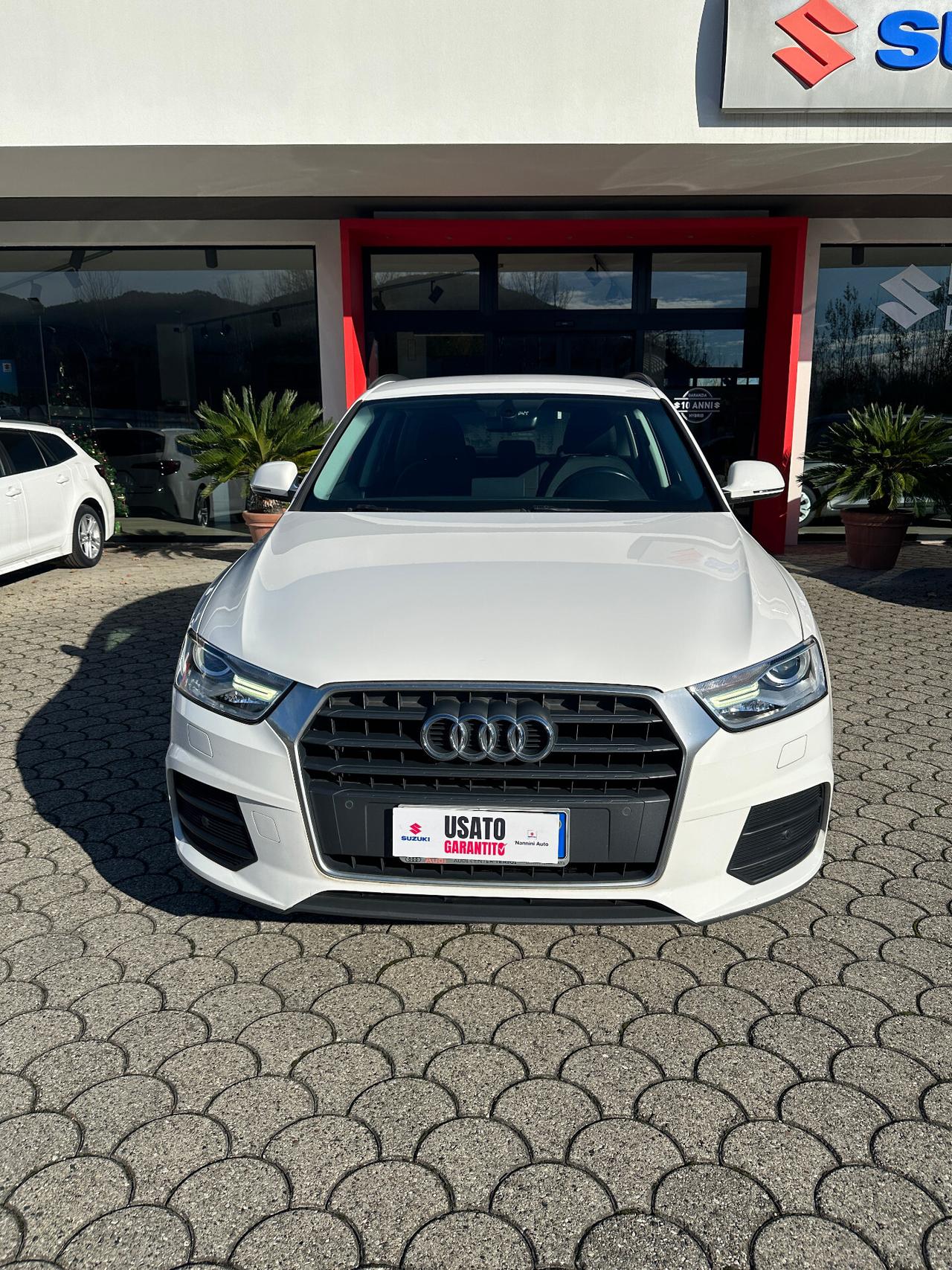 Audi Q3 2.0 TDI 120 CV Business