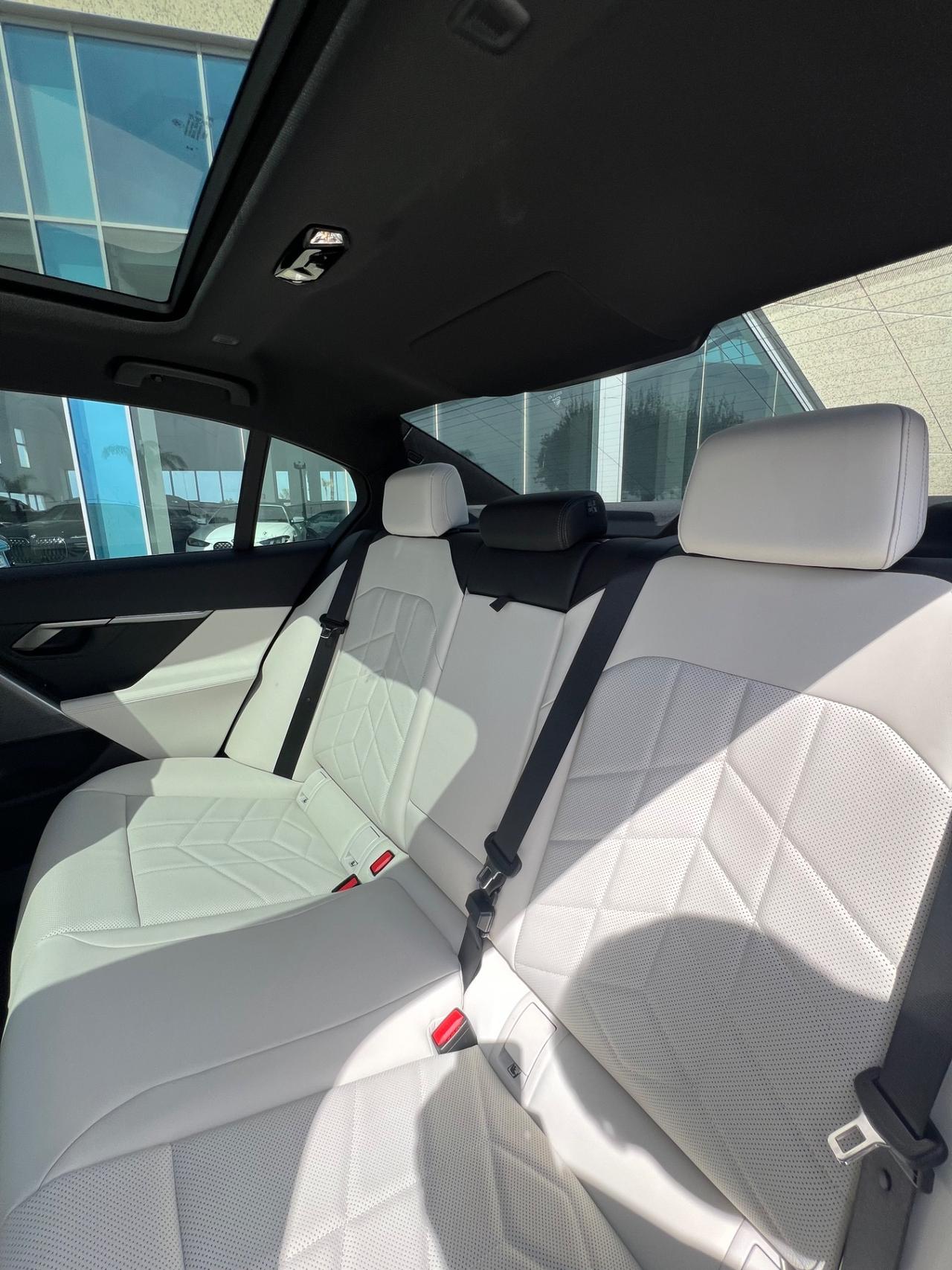 Bmw 520d 48V xDrive Msport possibilità noleggio no scoring