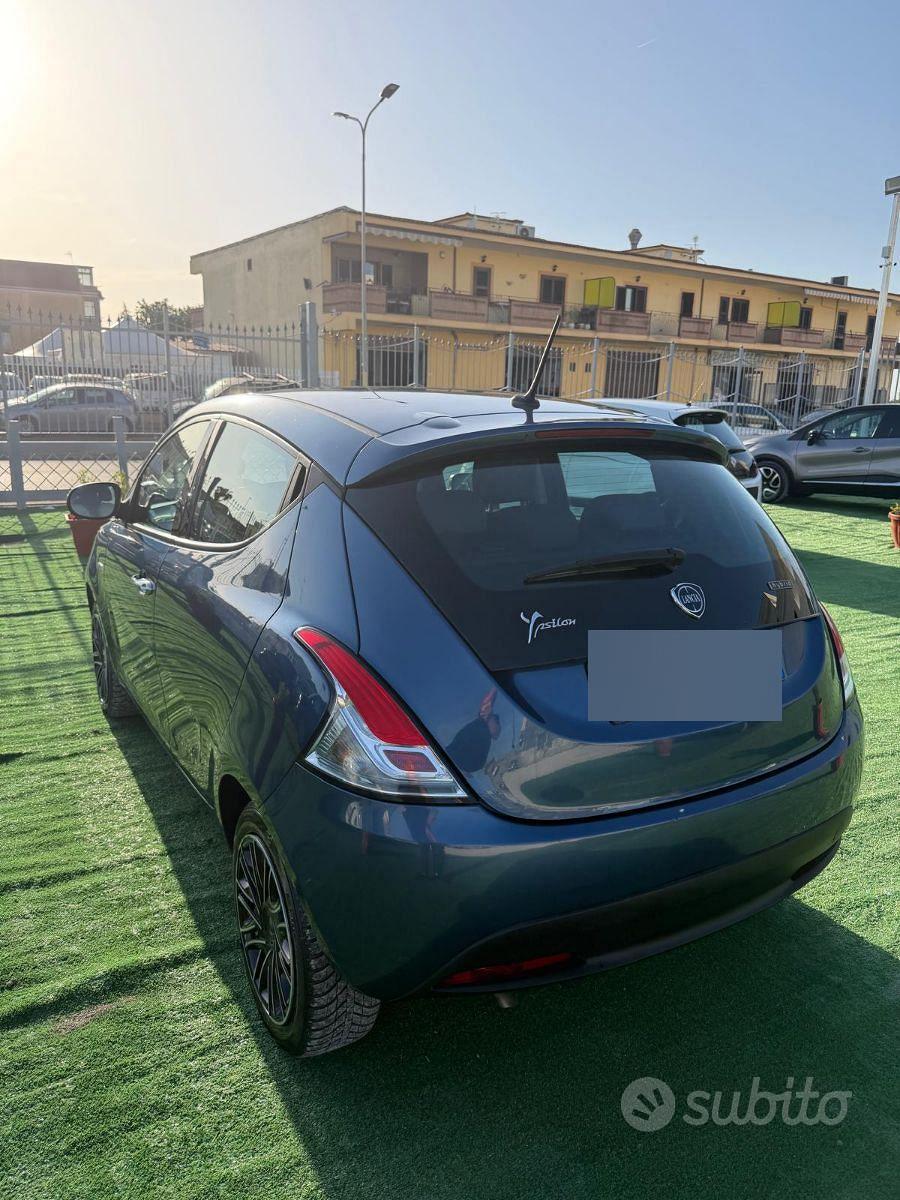 Lancia Ypsilon 1.0 FireFly S&S Hybrid