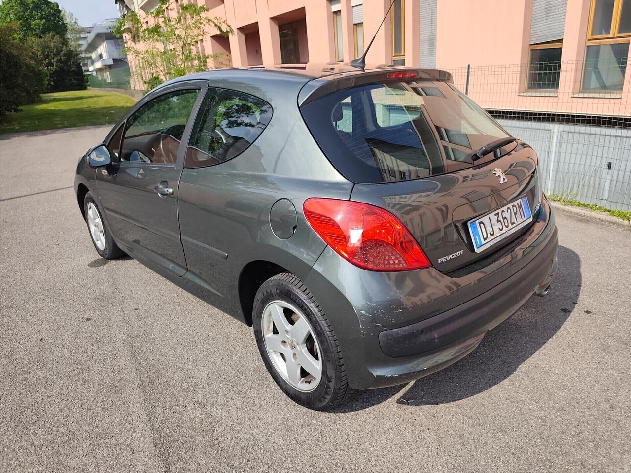 Peugeot 207 1.4 VTi benz euro 4 neopatentati