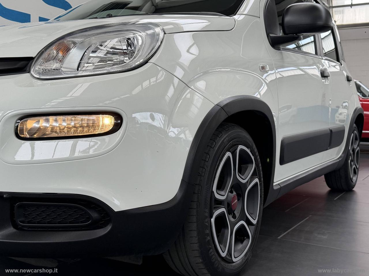 FIAT Panda 1.0 FireFly S&S Hybrid City Life NEOPATENTATI