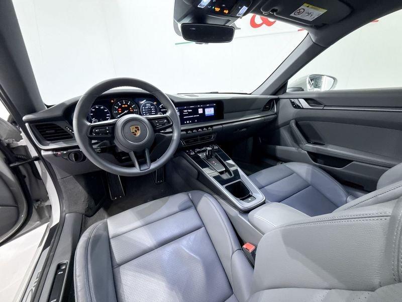 Porsche 911 992 Carrera