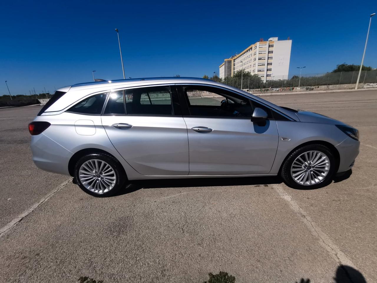 Opel Astra 1.6 CDTI 136CV Sports Tourer Cosmo