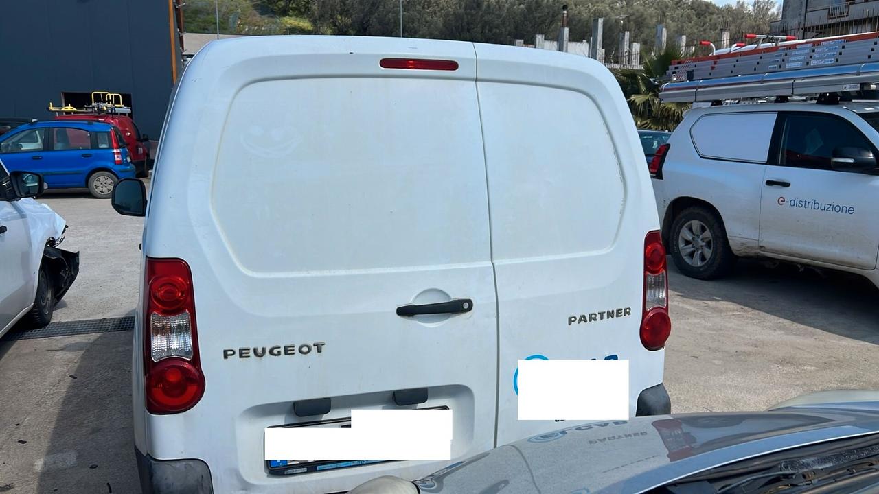 Peugeot partner con motore fuso-visto /piaciuto
