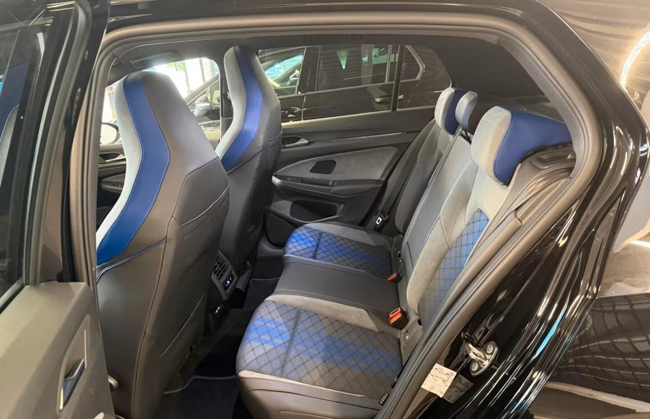 Volkswagen Golf R 2.0 TSI DSG 4Motion Black TETTO MATRIX HARMAN KARDON
