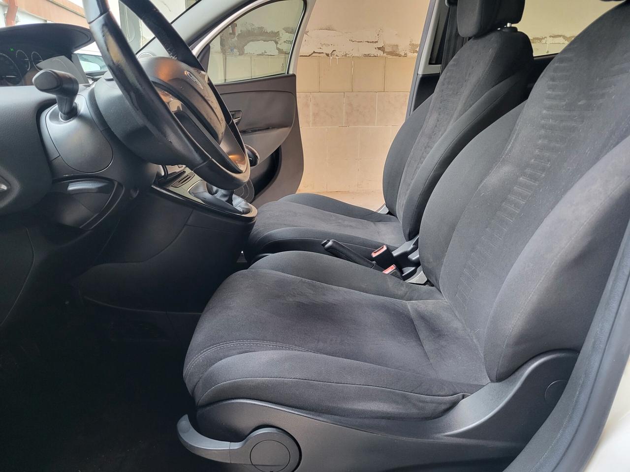 Lancia Ypsilon 1.2 69 CV 5 porte Gold