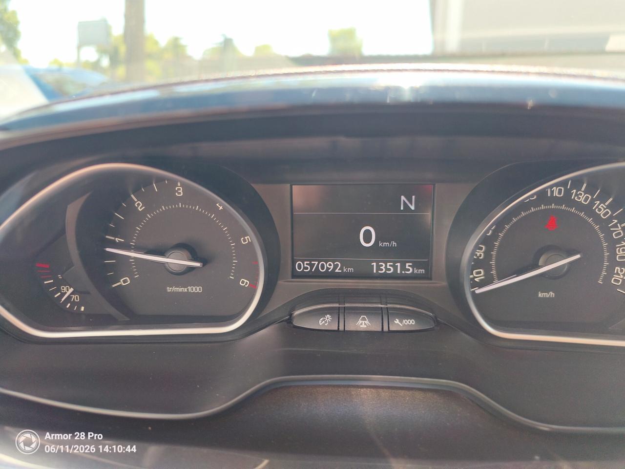 Peugeot 2008 1.2 e-VTi 82CV Stop&Start robotizzato Active