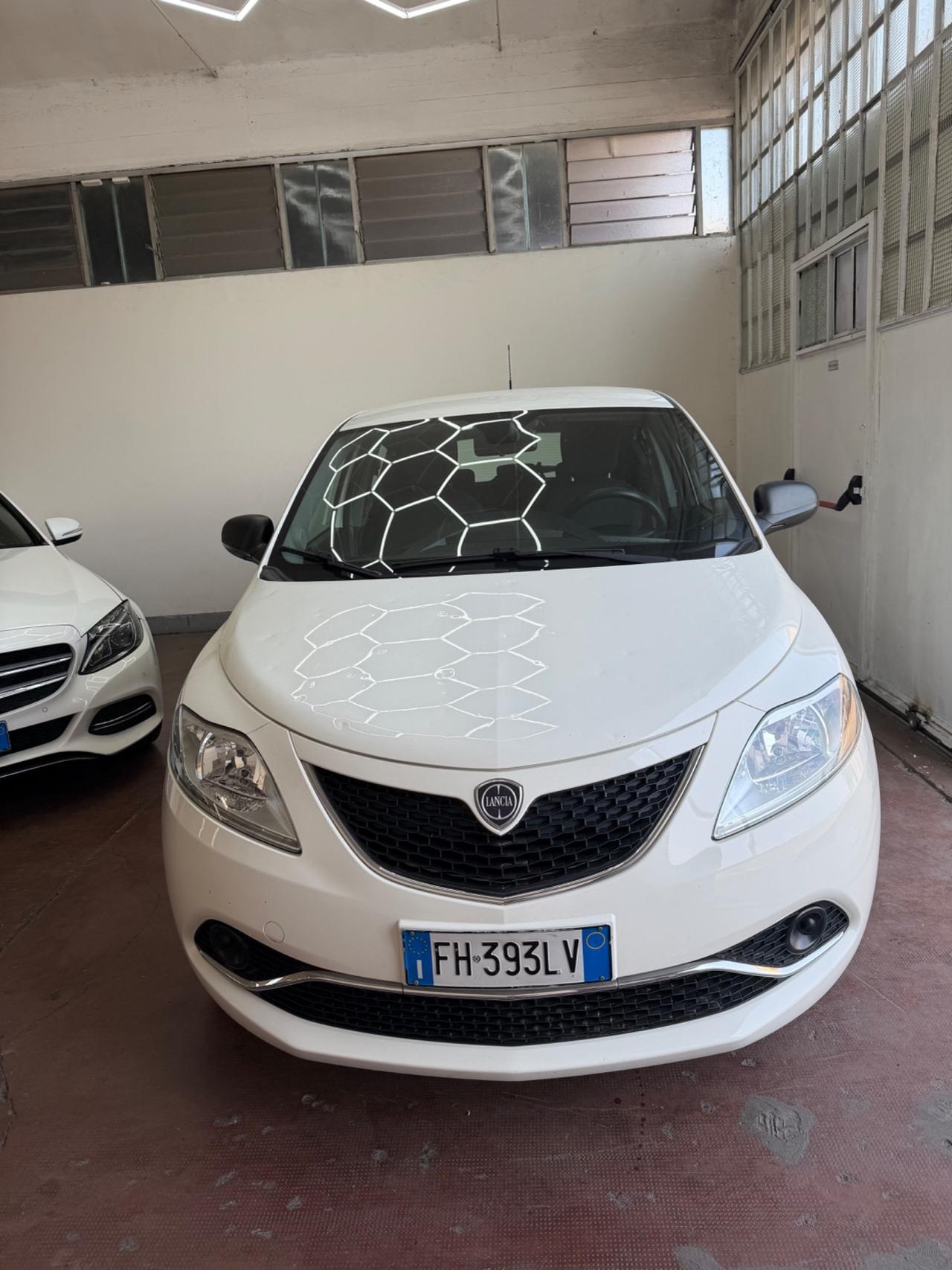Lancia Ypsilon 1.2 69 CV 5 porte GPL Ecochic Silver