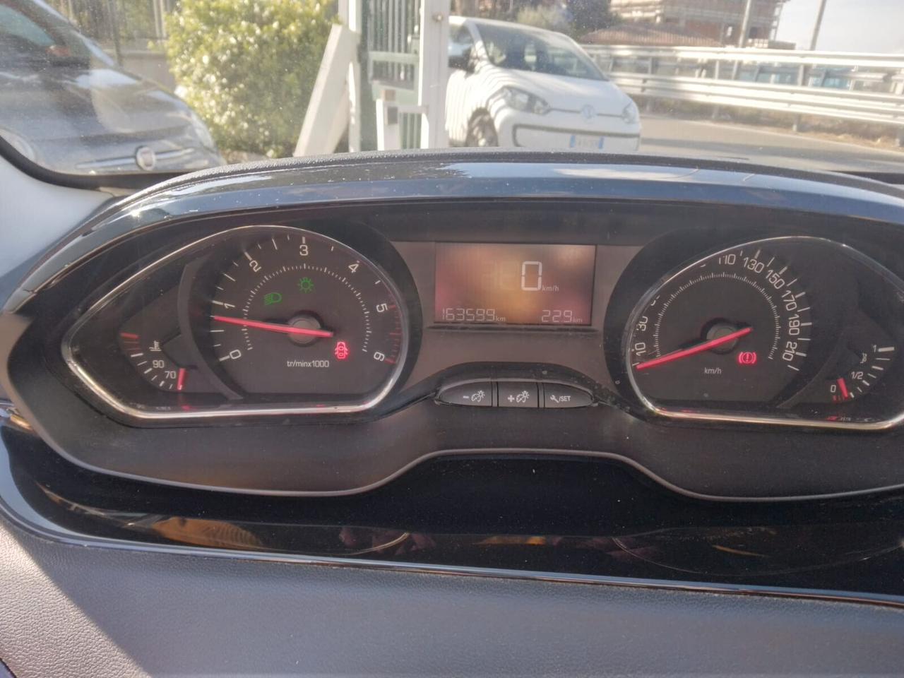 Peugeot 208 1.4 HDi 2015