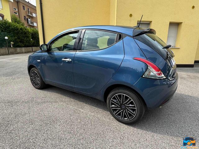 LANCIA Ypsilon 1.0 FireFly 5 porte S&S Hybrid Silver Plus