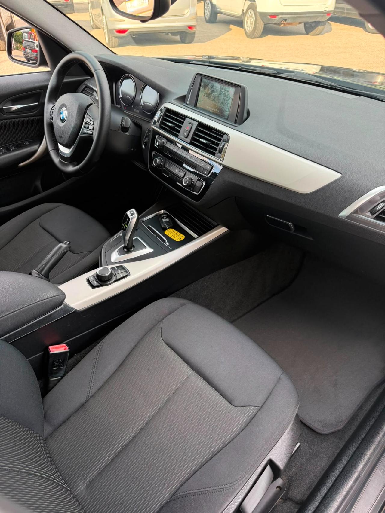 Bmw 116 116d 5p. Urban