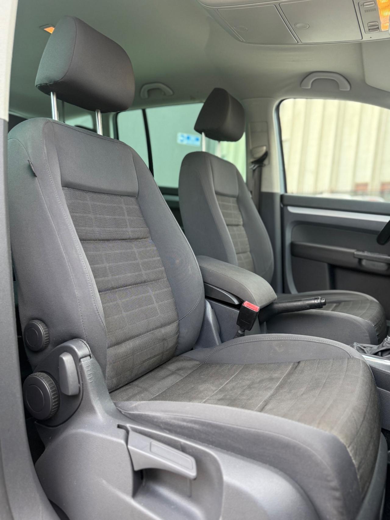 Volkswagen Touran 2.0 TDI DPF DSG Highline