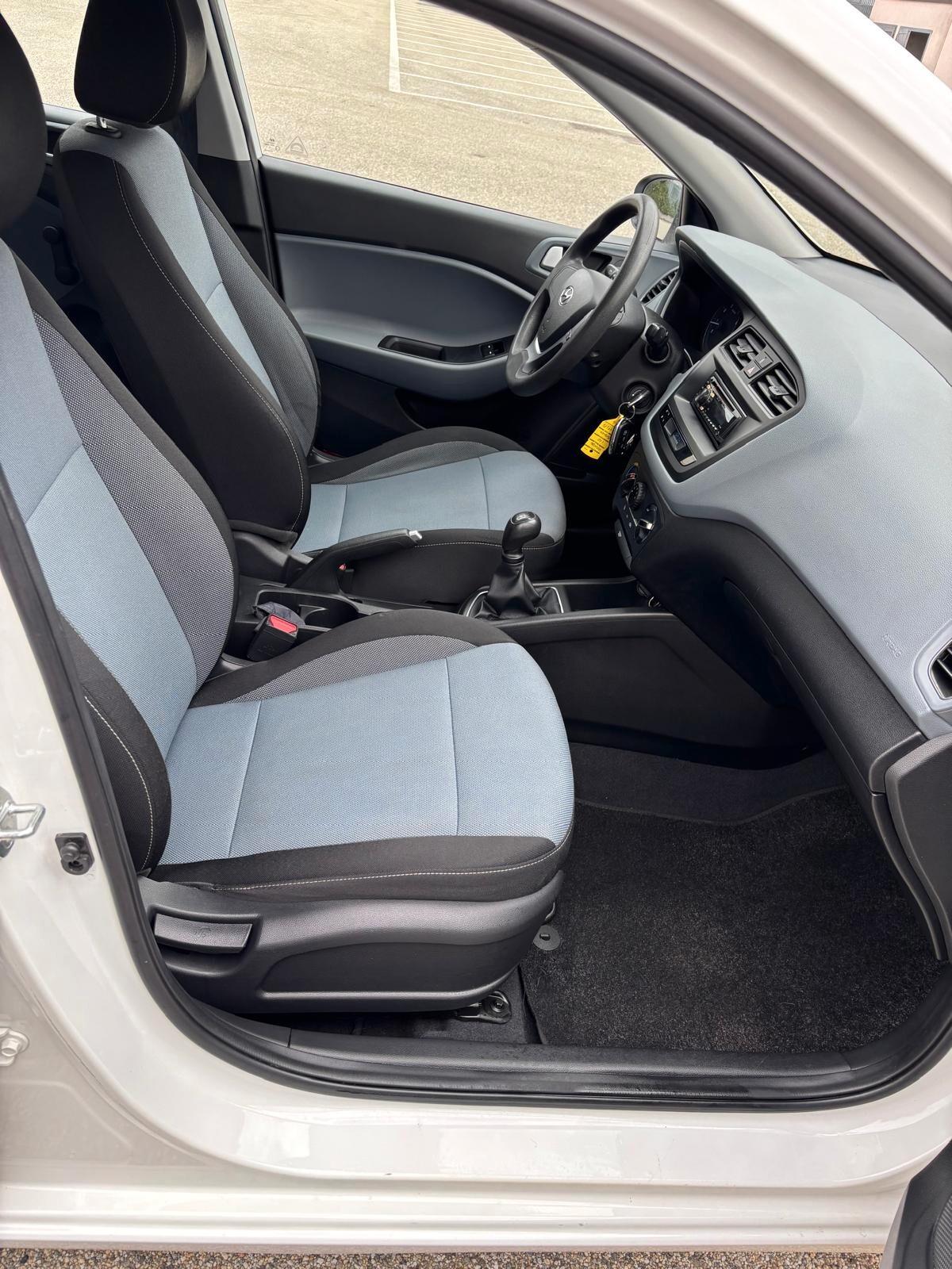 Hyundai i20 1.2 GPL 84 CV 5 porte Econext Comfort UNICO PROPRIETARIO neopatentati