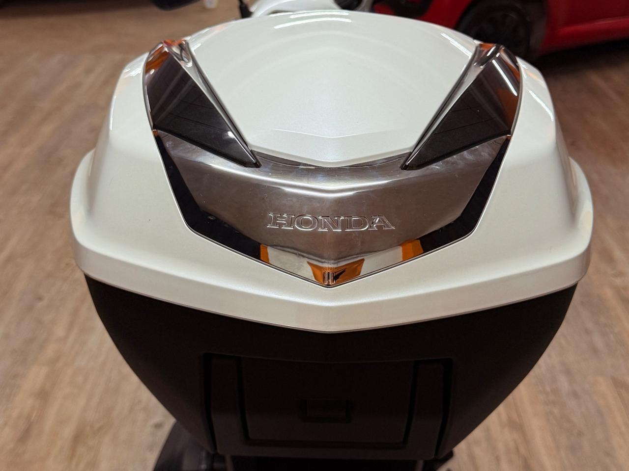 SPETTACOLARE HONDA SH 150 ABS UNICO PROPRIETARIO CON SOLI 6.415 KM