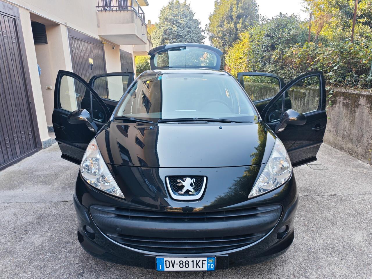 Peugeot 207 1.4 BENZINA 95cv / 43.000km / Unipro