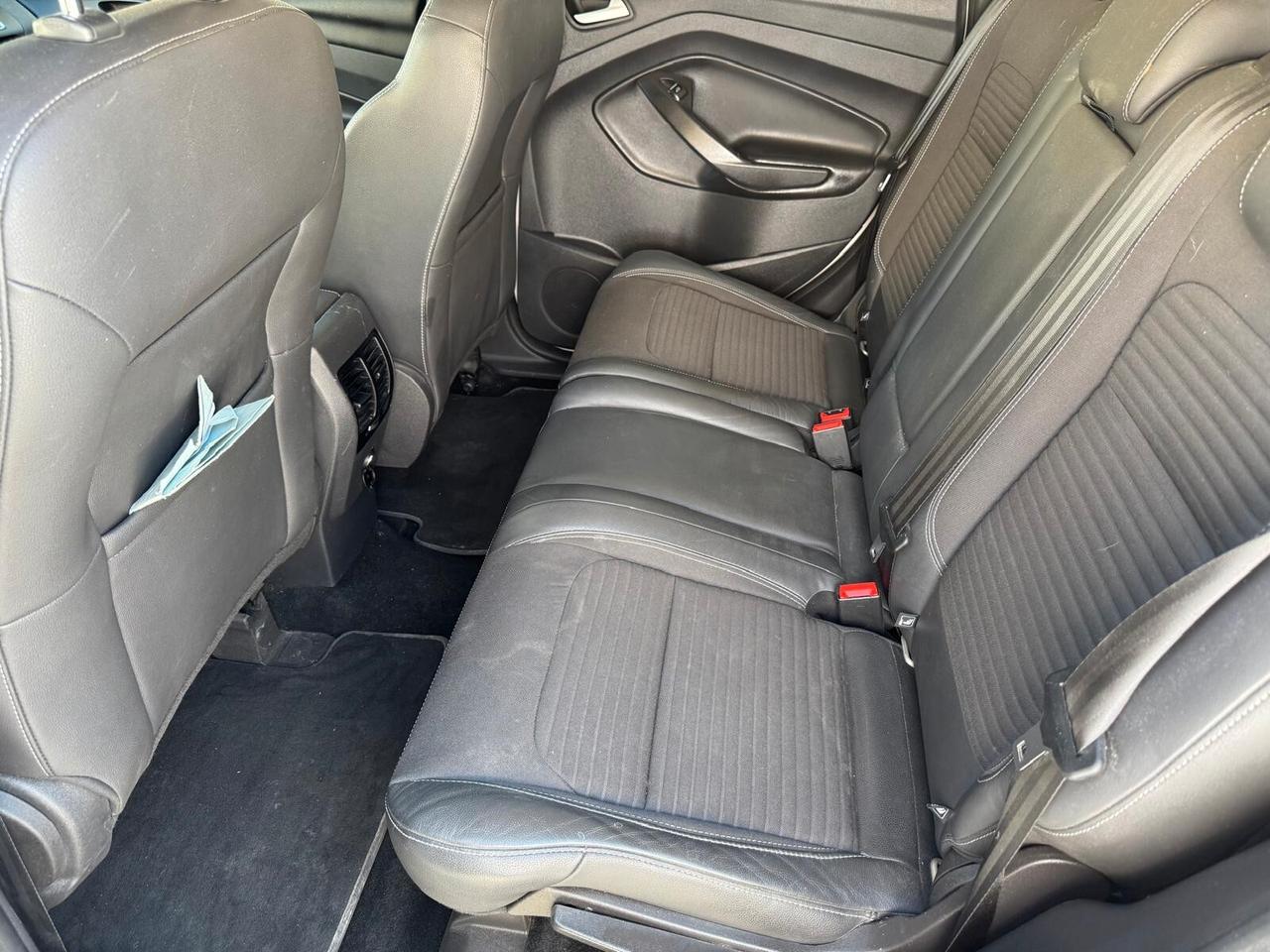 Ford Kuga 2.0 TDCI 150 CV S&S 4WD Powershift Titanium