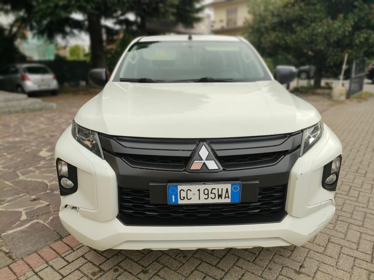 Mitsubishi L200 2.3 TD 4WD IVA ESCLUSA