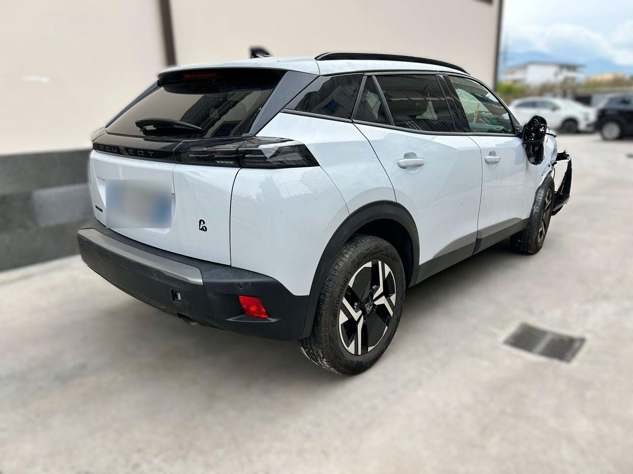 PEUGEOT 2008 1.2 Benzina 100CV - 2023 Incidentata