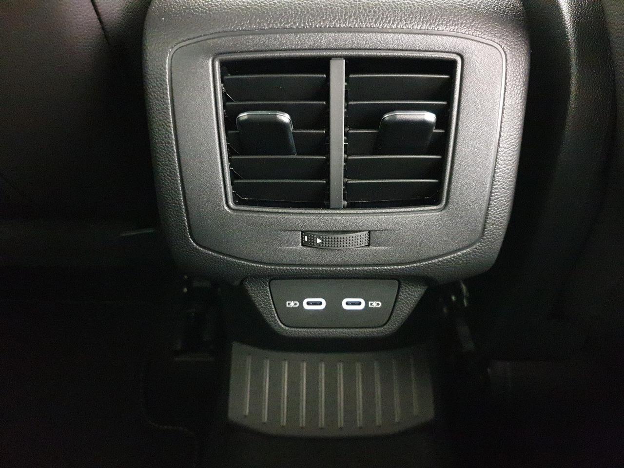 Volkswagen T-Roc 1.5 tsi r-line plus dsg