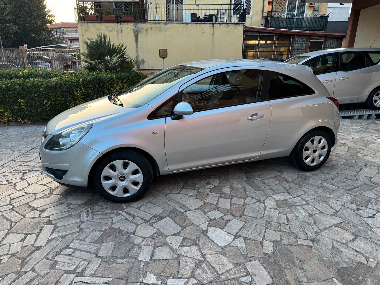 Opel Corsa 1.2 3 porte Club