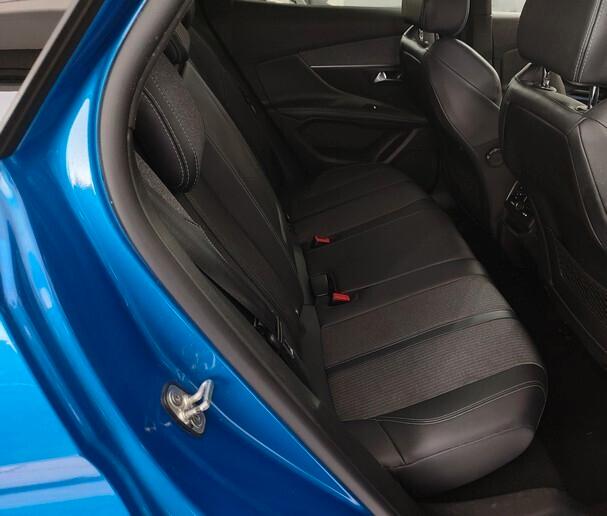 Peugeot 3008 BlueHDi 130 S&S EAT8 Allure