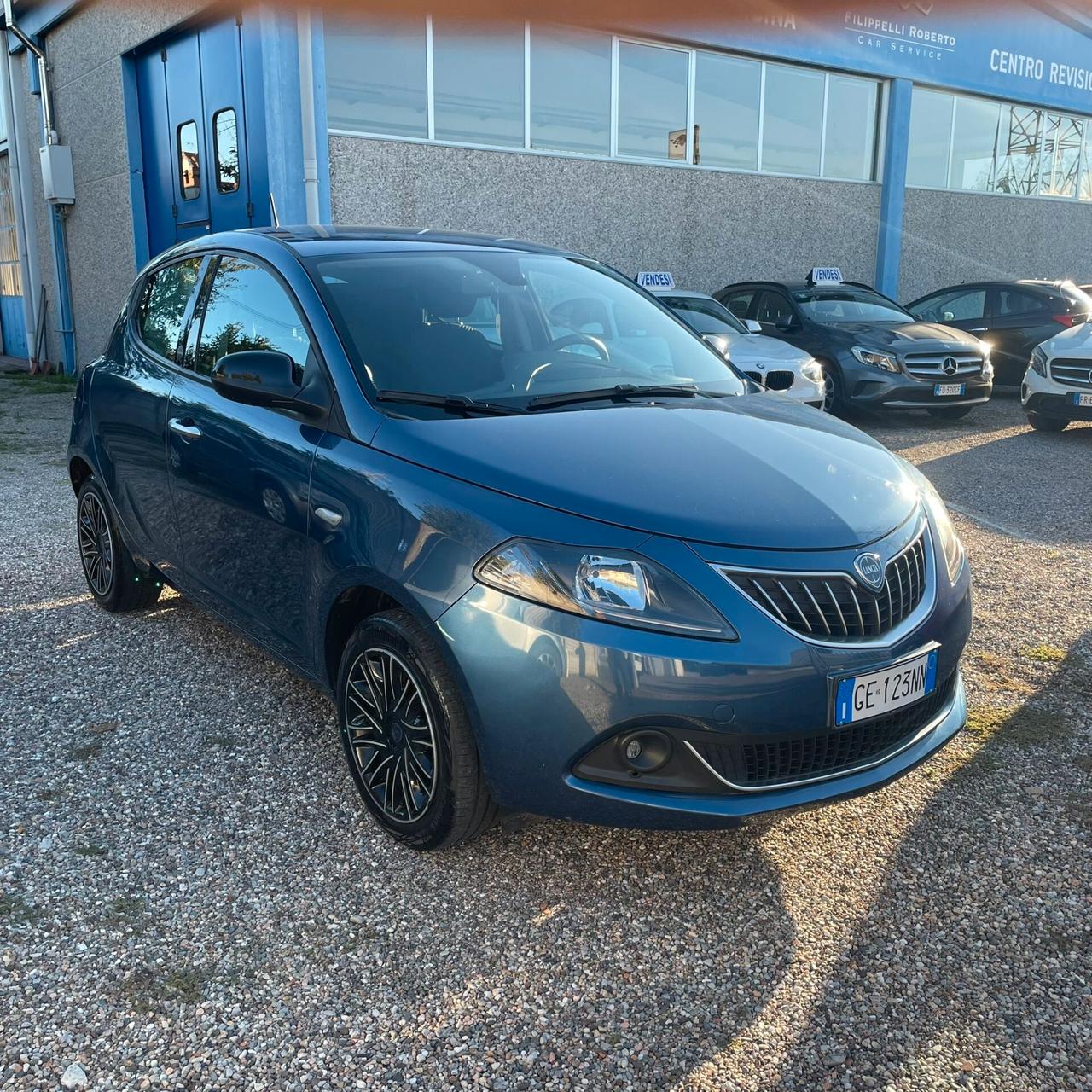 Lancia Ypsilon 1.0 FireFly 5 porte S&S Hybrid Ecochic Silver