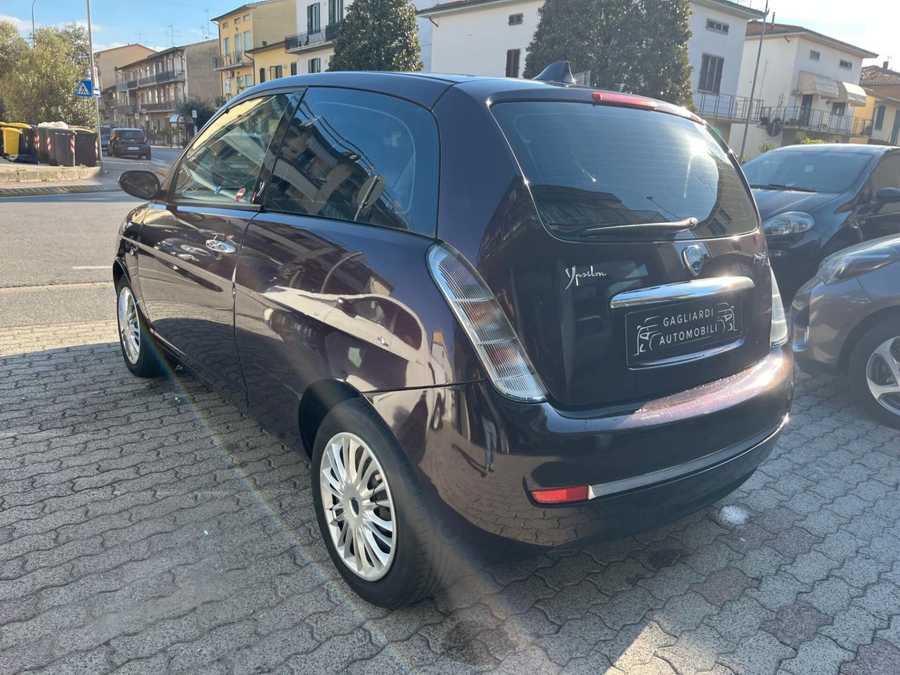 Lancia Ypsilon 1.3 MJT 75 CV Oro