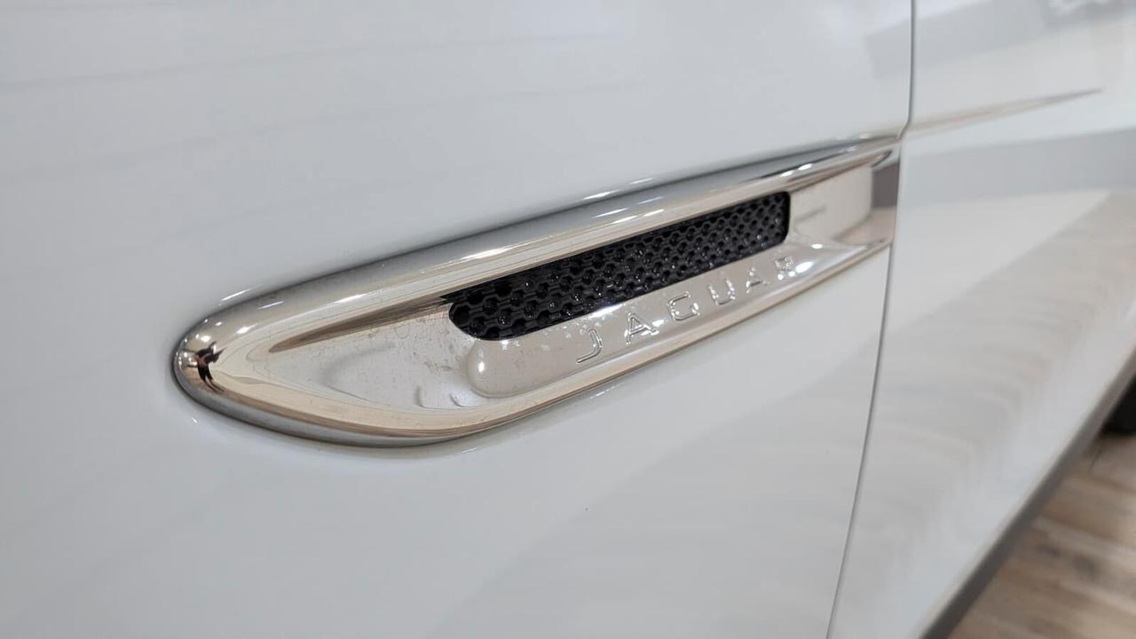 Jaguar F-Pace 2.0 D 180 CV AWD Prestige