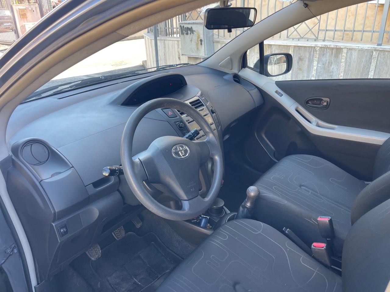 Toyota Yaris 1.0 Benzina 5 porte