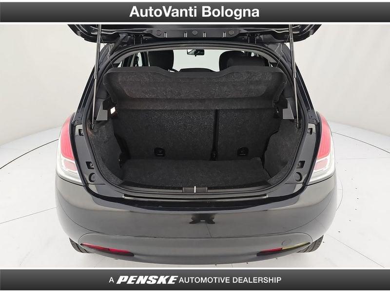Lancia Ypsilon 1.2 69 CV 5 porte GPL Ecochic Silver