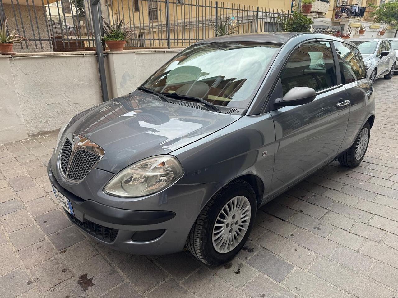 LANCIA Ypsilon 1.2 16V Platino