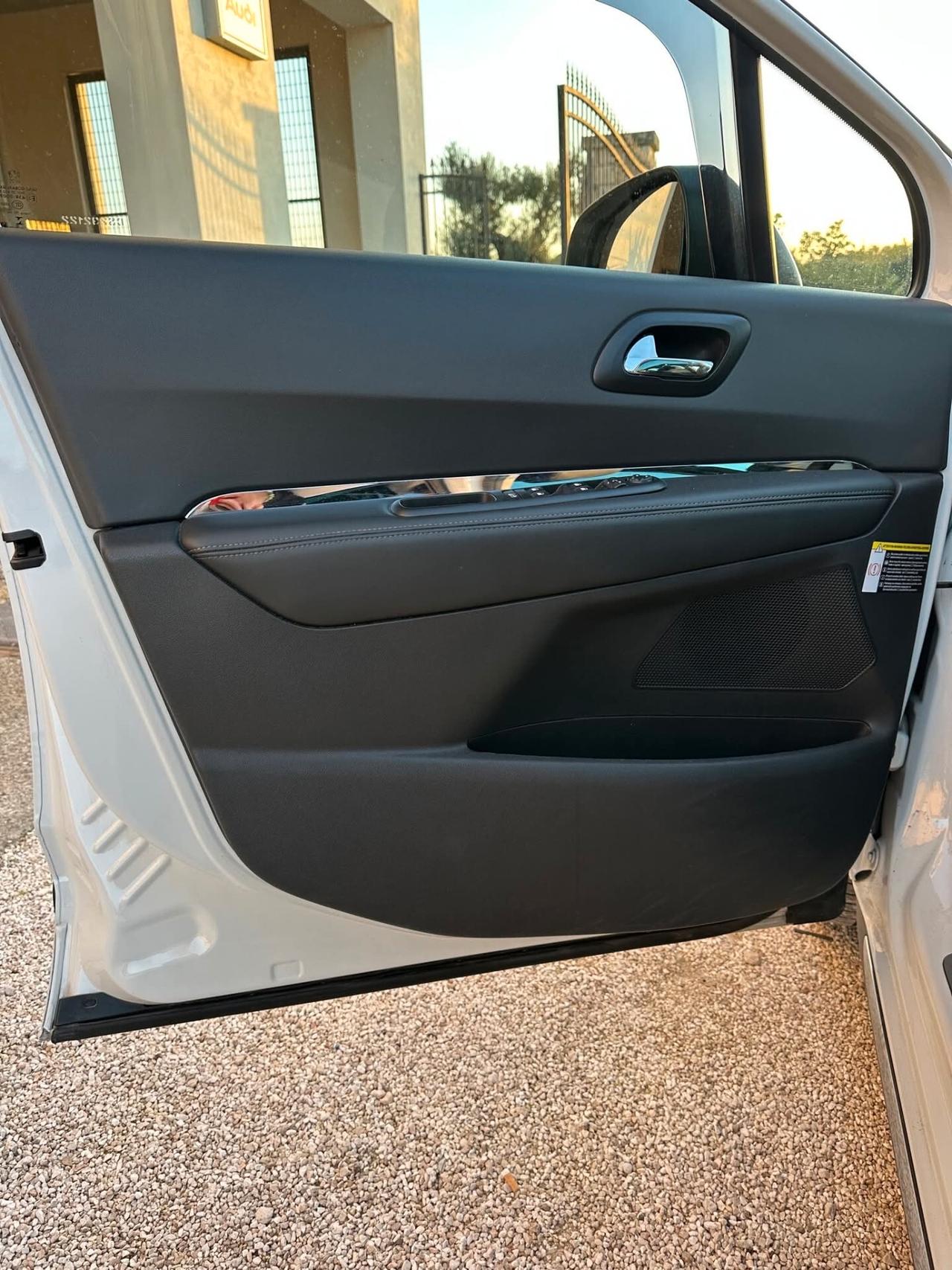 Peugeot 3008 1.6 HDi 115CV Allure 2013 UNICA Garantita