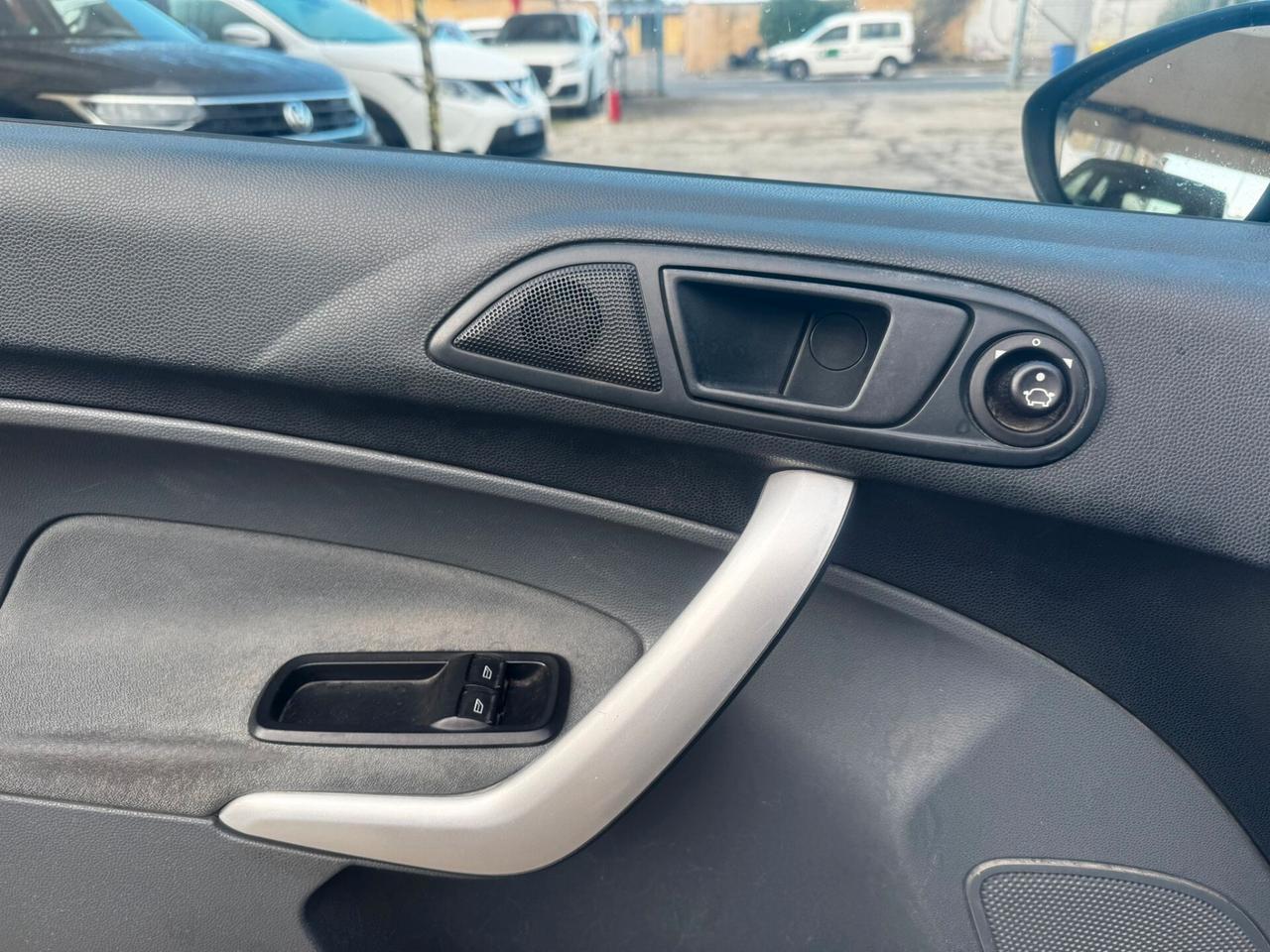 Ford Fiesta 1.6 TDCi 90CV 3 porte DPF Titanium