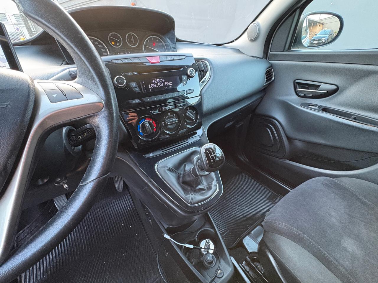 Lancia Ypsilon 1.2 69 CV 5 porte GPL Silver