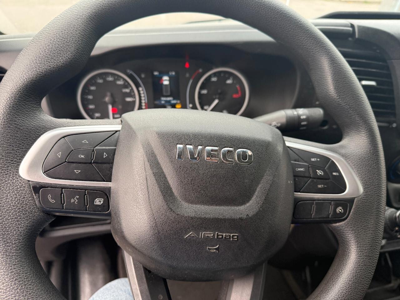 Iveco Daily 35S18/175CV/3.0/SPONDA/2022