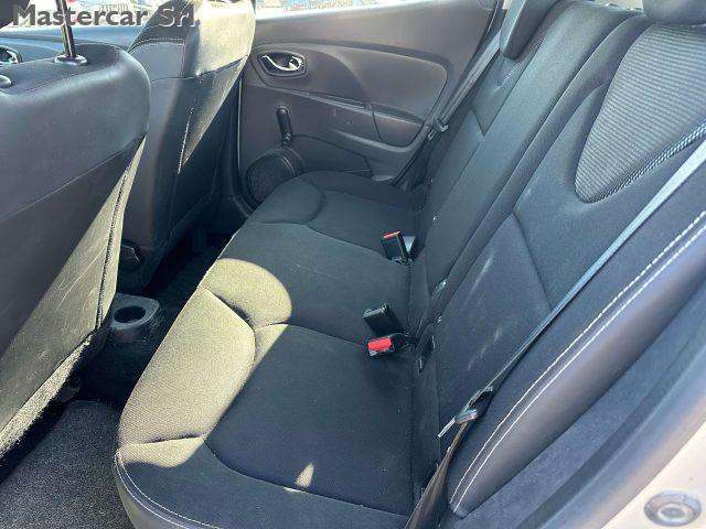 RENAULT Clio Clio 5p 1.2 Costume National 75cv tg. EY513YZ