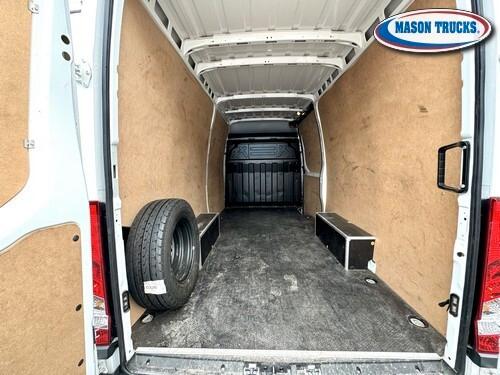 IVECO DAILY 35s140 3.0 Natural Power CNG, 2022, km 8.000