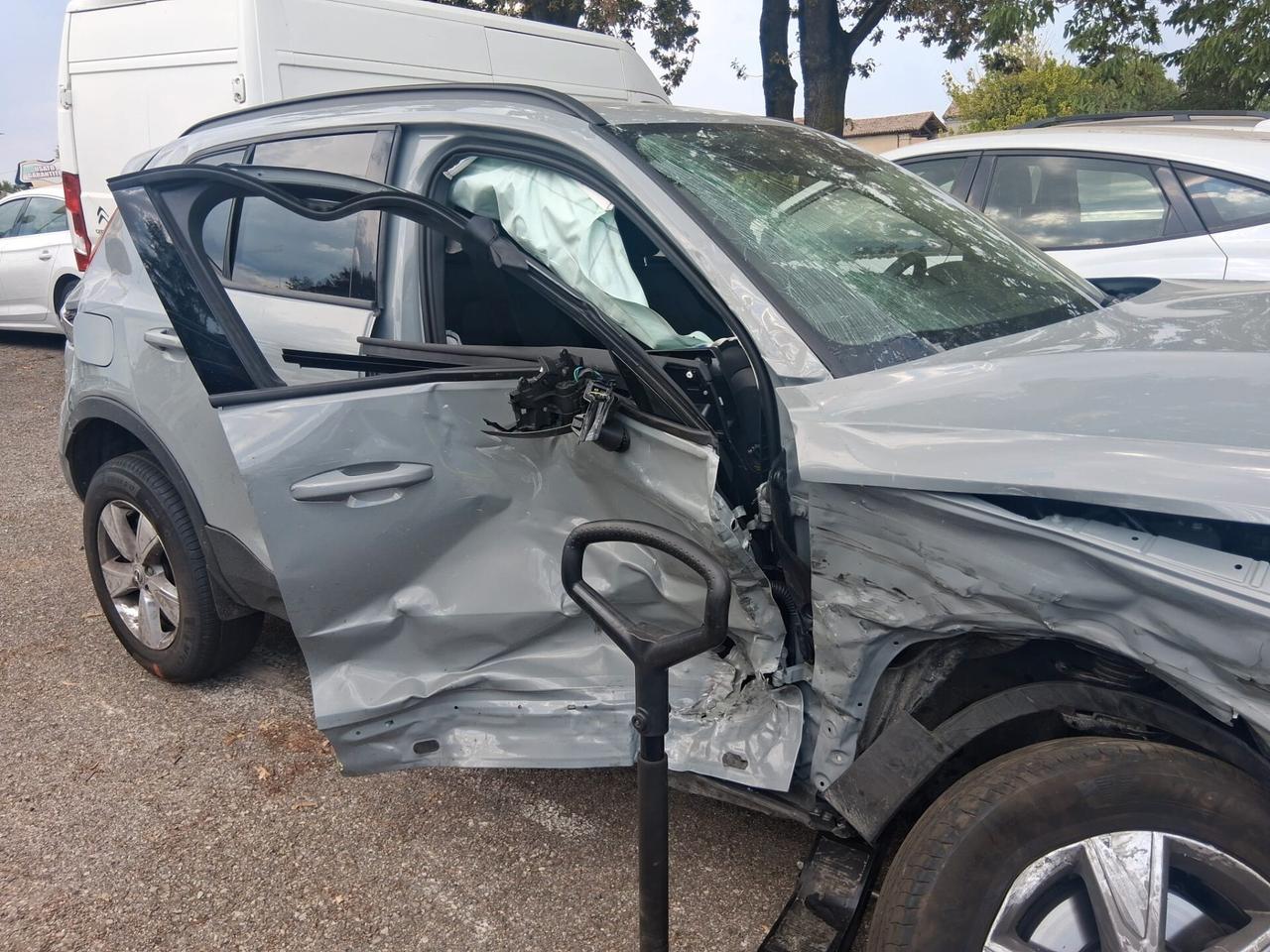 Volvo XC40 B3 automatico Core