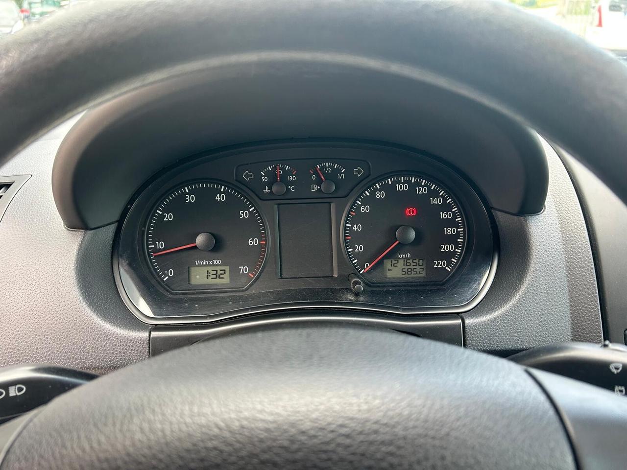 VOLKSWAGEN POLO 1.4 80CV 5PORTE OK NEOPATENTATI