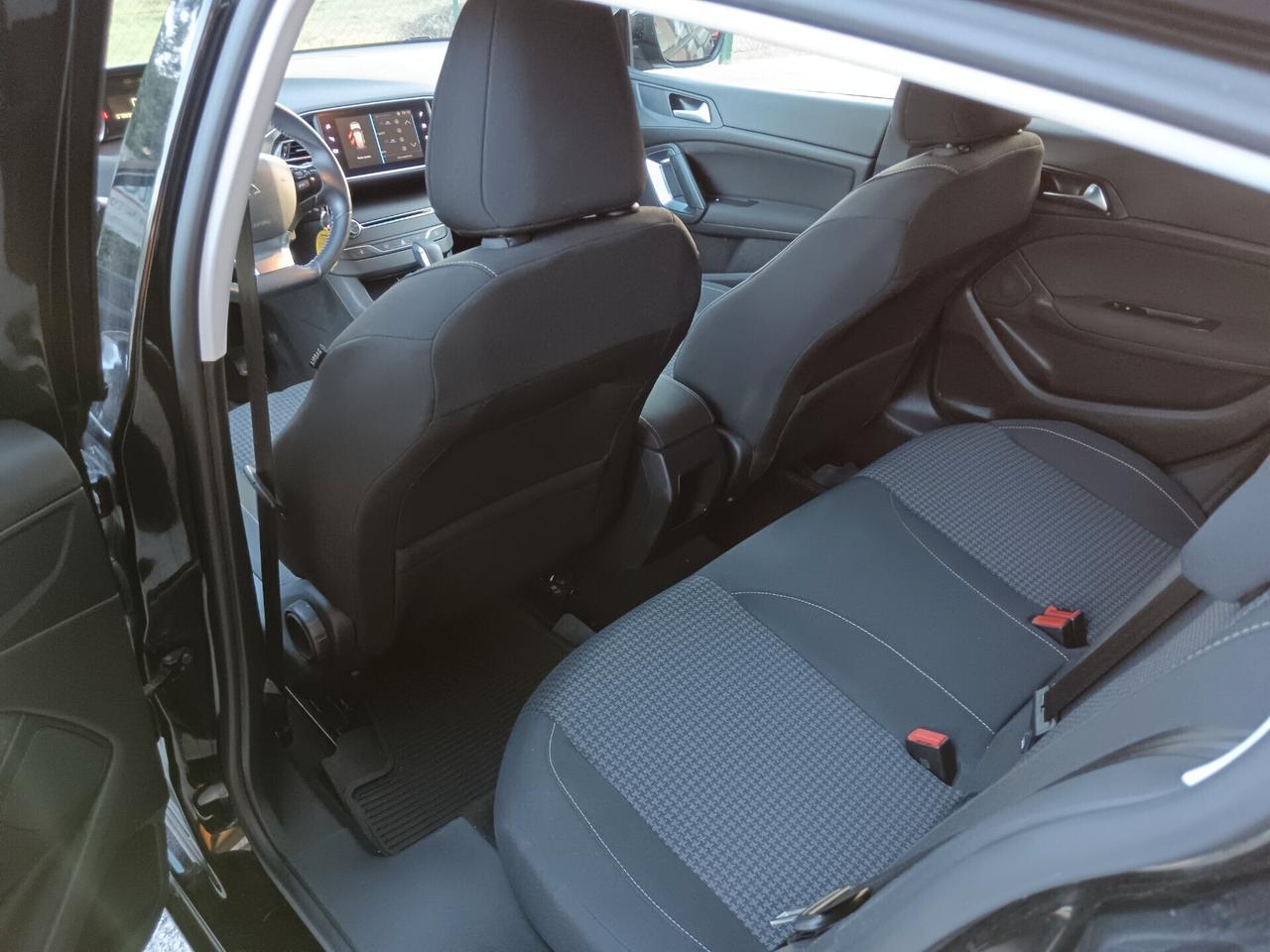 Peugeot 308 1.6 BLUEHDI 120CV NEOPATENTATI